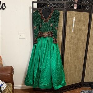 Silhouette Green Long Sleeve Dress